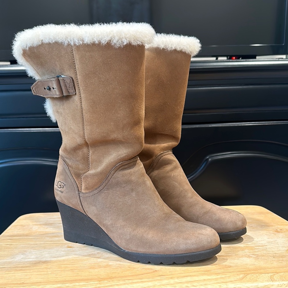 UGG Tan Winter Boots with Cream Fur
